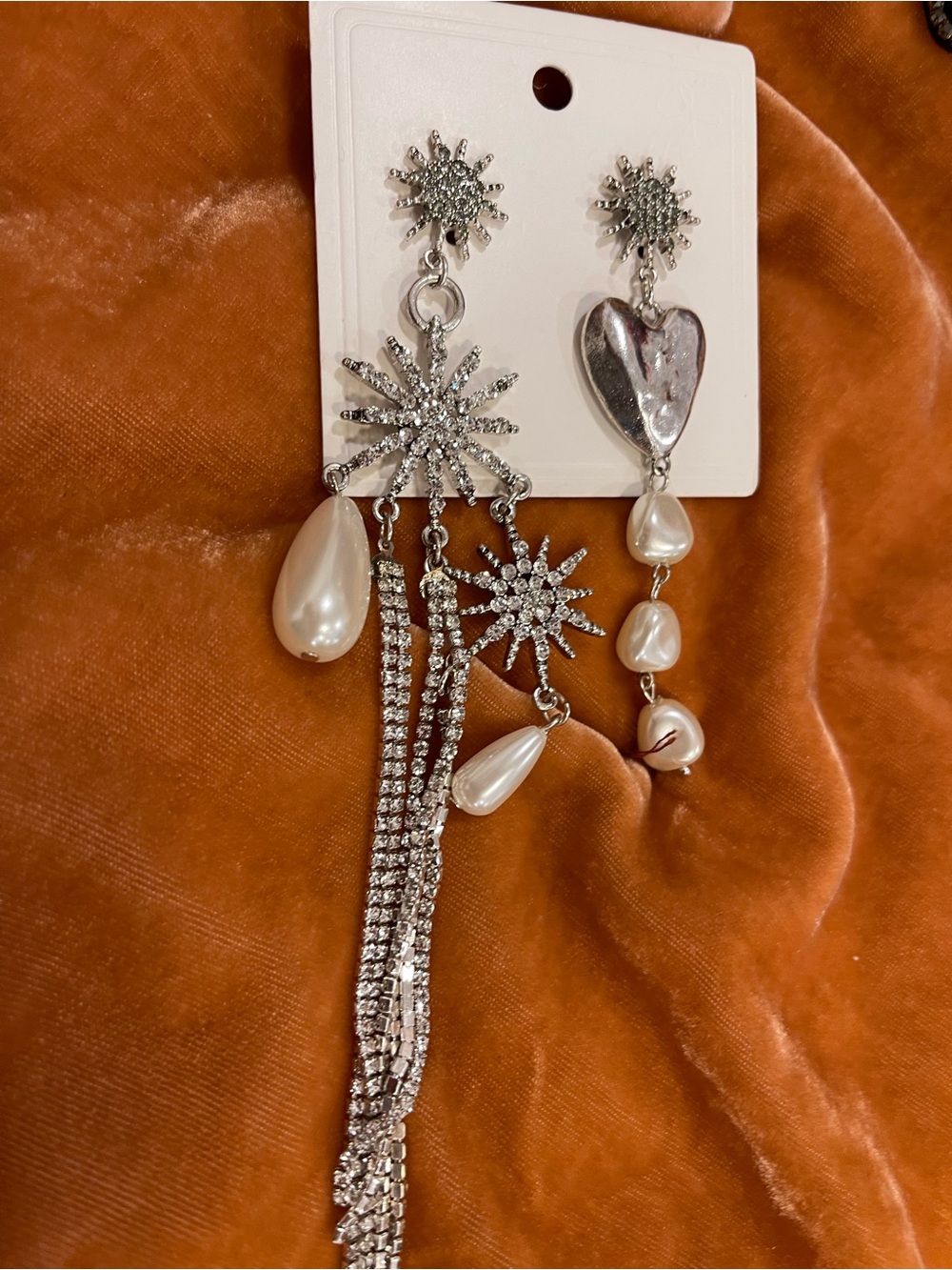 Free people Silver & Pearl Dangle Statement Earrings - Elegant Sparkle
